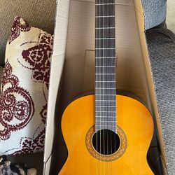 Yamaha C-40 Classical Style Acoustic Guitar