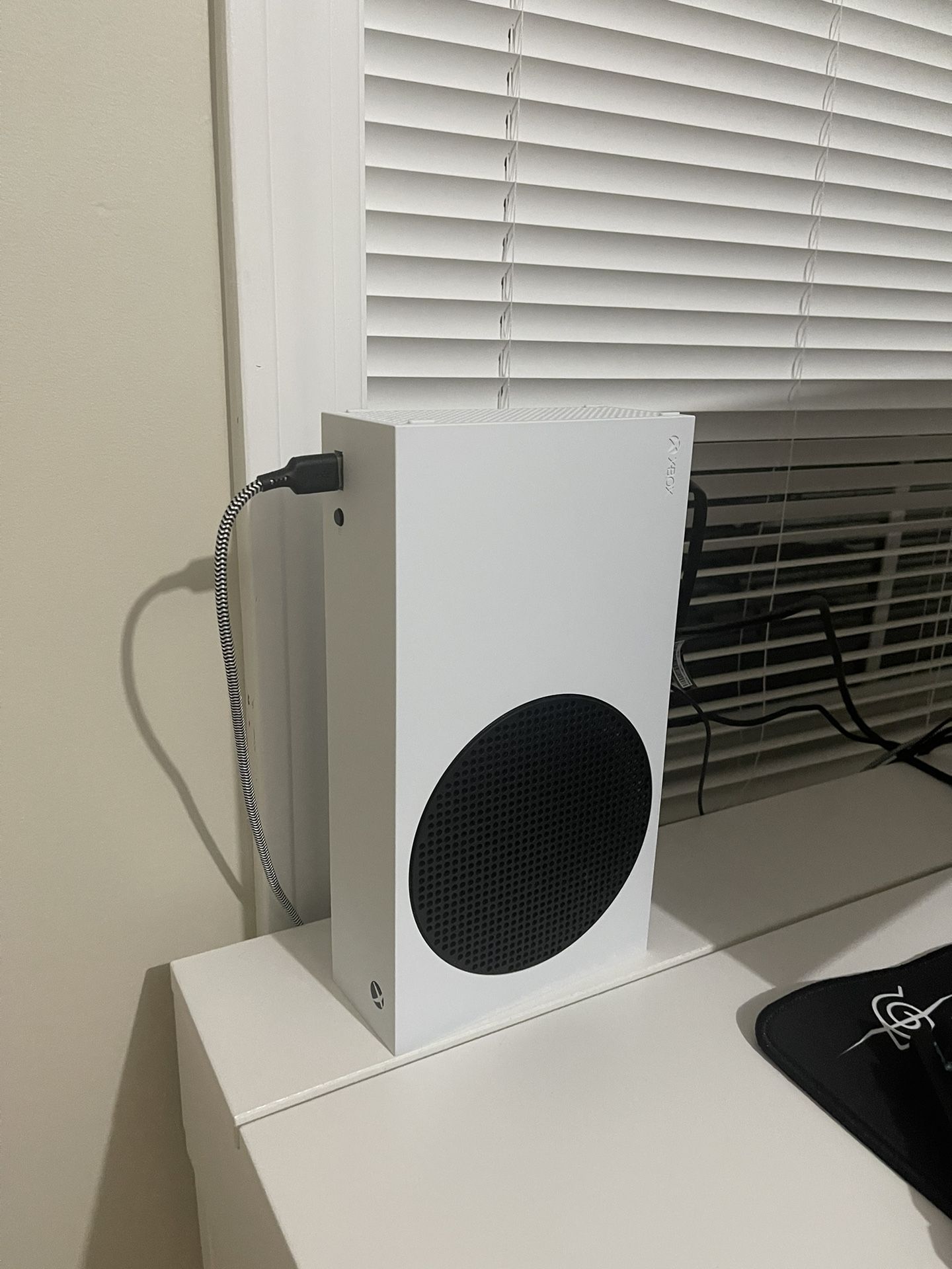 Xbox series S gaming console