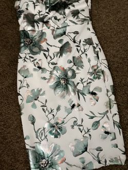 Size 4 Stretch Runs Large Christmas Floral Wedding Dress