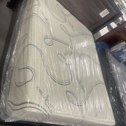Queen Size Memory Foam Mattress