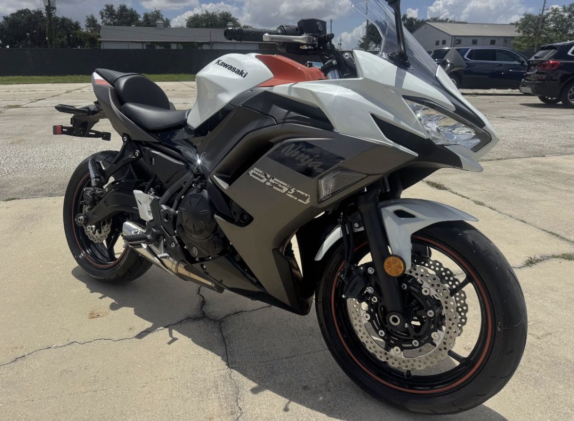 2023 Kawasaki EX 650 R