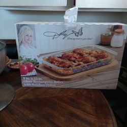 Glass Baker W/ Bamboo Trivet