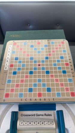Scrabble Deluxe Turntable Edition