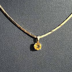 14k solid yellow gold pendant charm with carnelian stone 0.5 grams