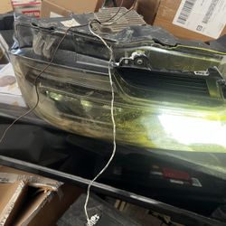 2016-23 Toyota Tacoma LED Headlights Lights Set Of 2 Great Working Conditions Just Need Buff