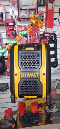 Dewalt 20v speaker Bluetooth