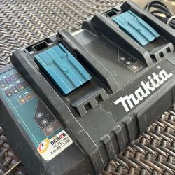 Makita Charger 