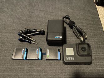 GoPro Hero 8 Black w/Charger & 3 Batteries