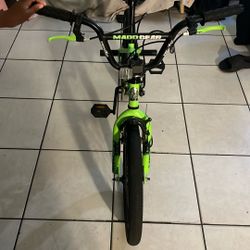 green bikes with pegs 