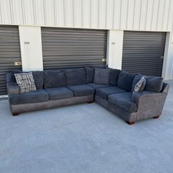 Large Gray Sectional Couch. Free Delivery!