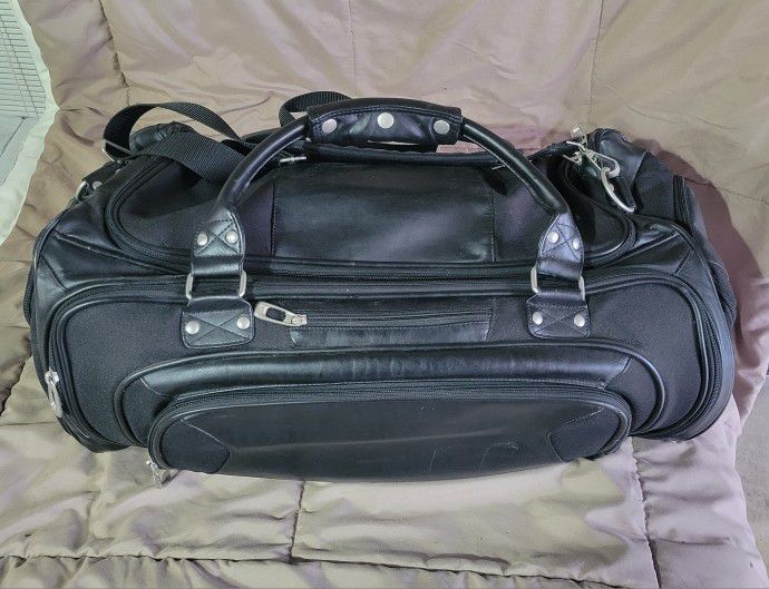 Simular artillería Jugar juegos de computadora Nike Golf Branded Leather Departure II Travel Bag for Sale in Rocklin, CA -  OfferUp