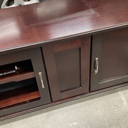 FREE.     Media Center L 571/2 20 W 241/2 H