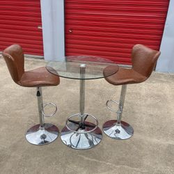 Table With 2 Chairs 
