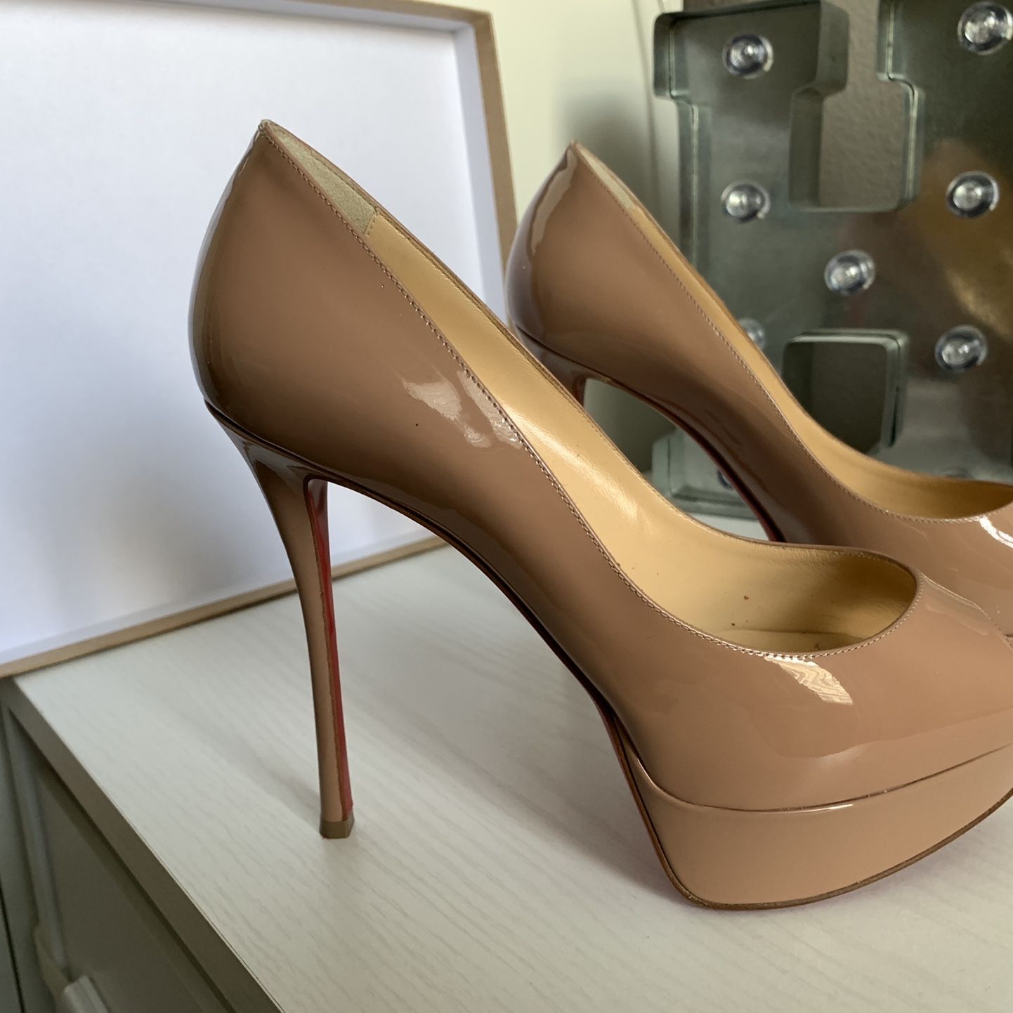 Christian louboutin Fetish Peep Size 7/nude