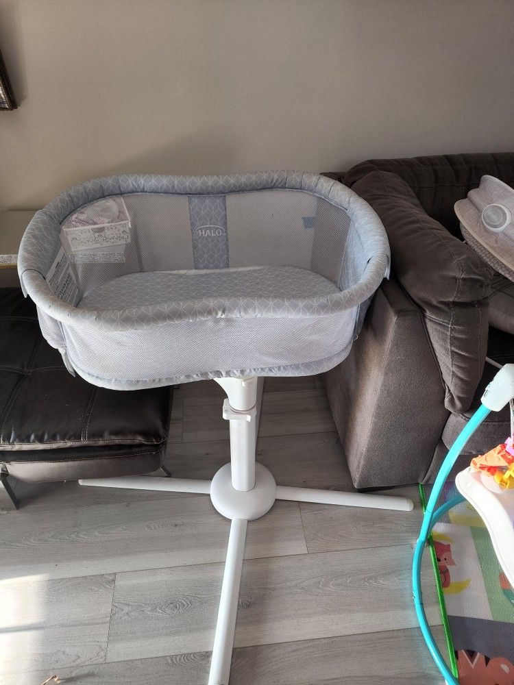 Adjustable Bassinet / Cuna ajustable