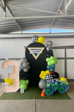 Monster jam balloon decor