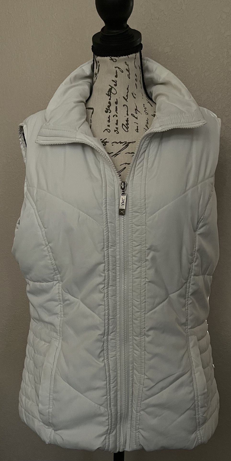 Lightweight zippered vest