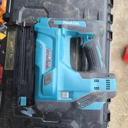 Makita Brad nailer 5/8-2"