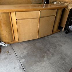 Italian Modern Buffet / Sideboard – Matching Dining Set – High Gloss Finish