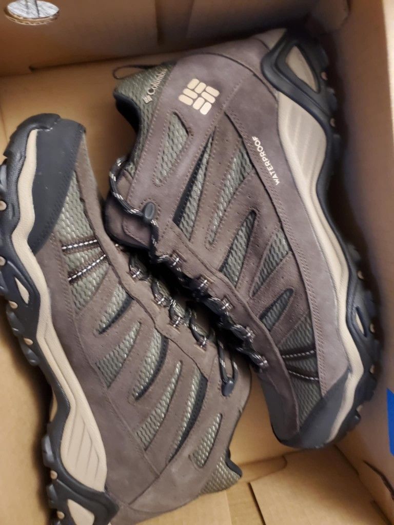 Columbia Size 13 Mens Hiking Shoes