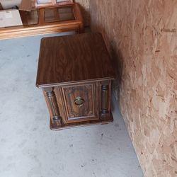 Nice Wood End Table 
