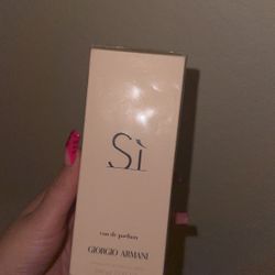 Giorgio Armani Si Perfume 