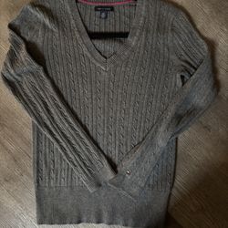 Tommy Hilfiger grey cable knit sweater 