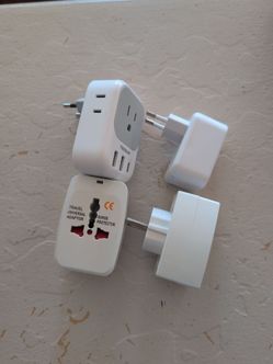 Travel power adapter