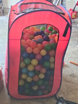 Kid plastic balls