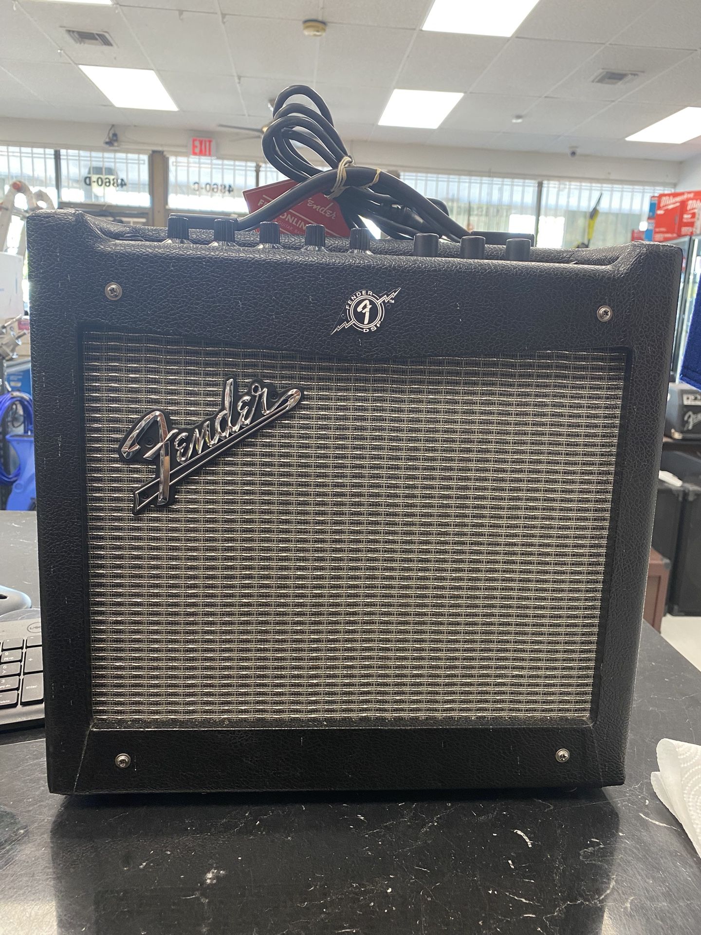 Fender - Mustang I v.2 Guitar Amp