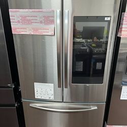 NEW Samsung Tablet Refrigerator FAMILY HUB - NO dents NO scratches
(RF28T5F01SR)
