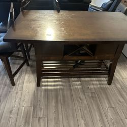Dining Room Set. 