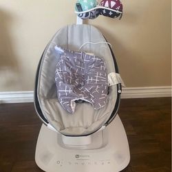 4moms Momroo electric bouncer