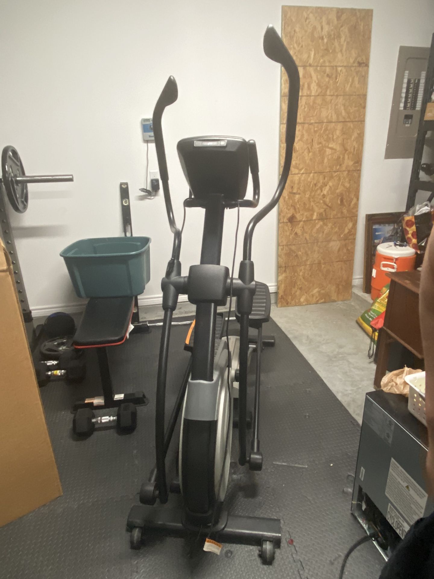 Nordictrack E 8.7 IFIT Elliptical Machine Gently Used 