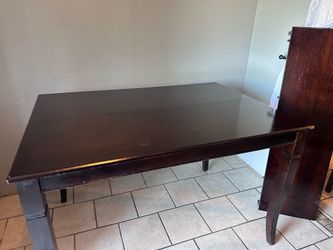 Kitchen table set / 5 chairs and 1 bench