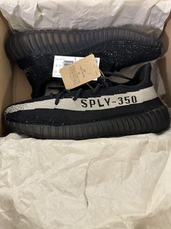 Yeezy 350 V2 Oreo Size 10