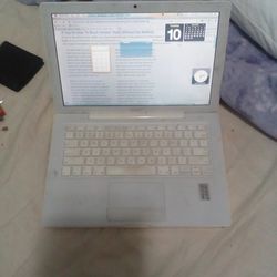 Apple MacBook
