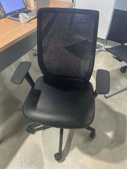 National Laudio Mesh Chair