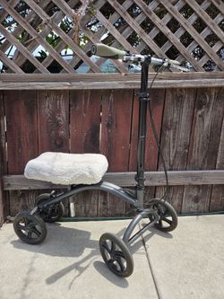 Knee scooter