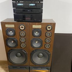 Vintage 1990's Kenwood Stereo System with 2 Speakers