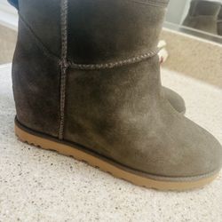 Ugg Boots Size 8 Brand New