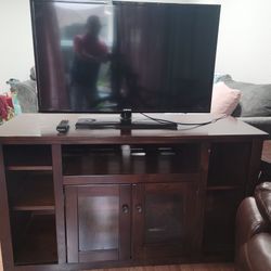 Samsung 40" TV and TV Stand