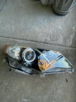 2014 Toyota Camry Headlights