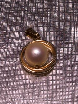 14k gold wire pendant whit pink pearl