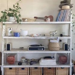 HD Buttercup Bookshelf