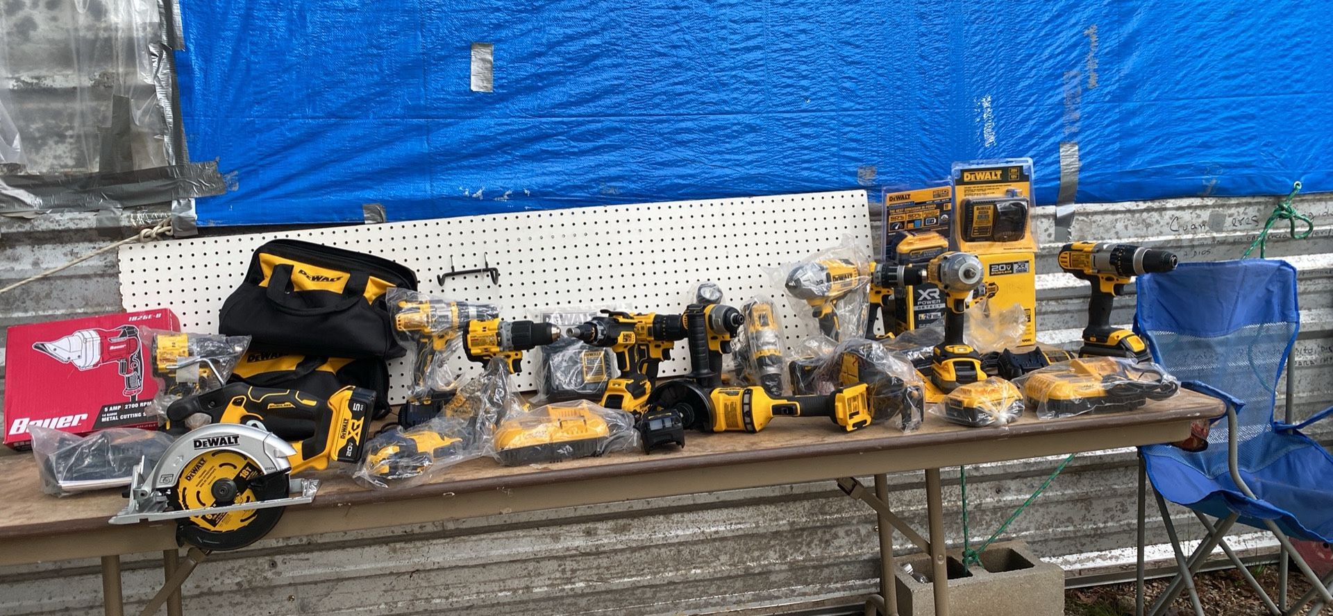 New tools, in good condition. Prices vary, ranging from $50 -$ 99 to $580 . There is a one month warranty , the money is not returned, only credit