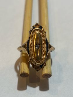 Vintage 1976 Avon "Kensington" Victorian Revival Gold Tone Ring