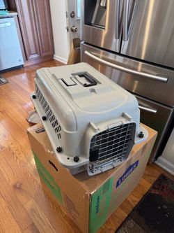 Hard-Shell Pet Travel Carrier Crate