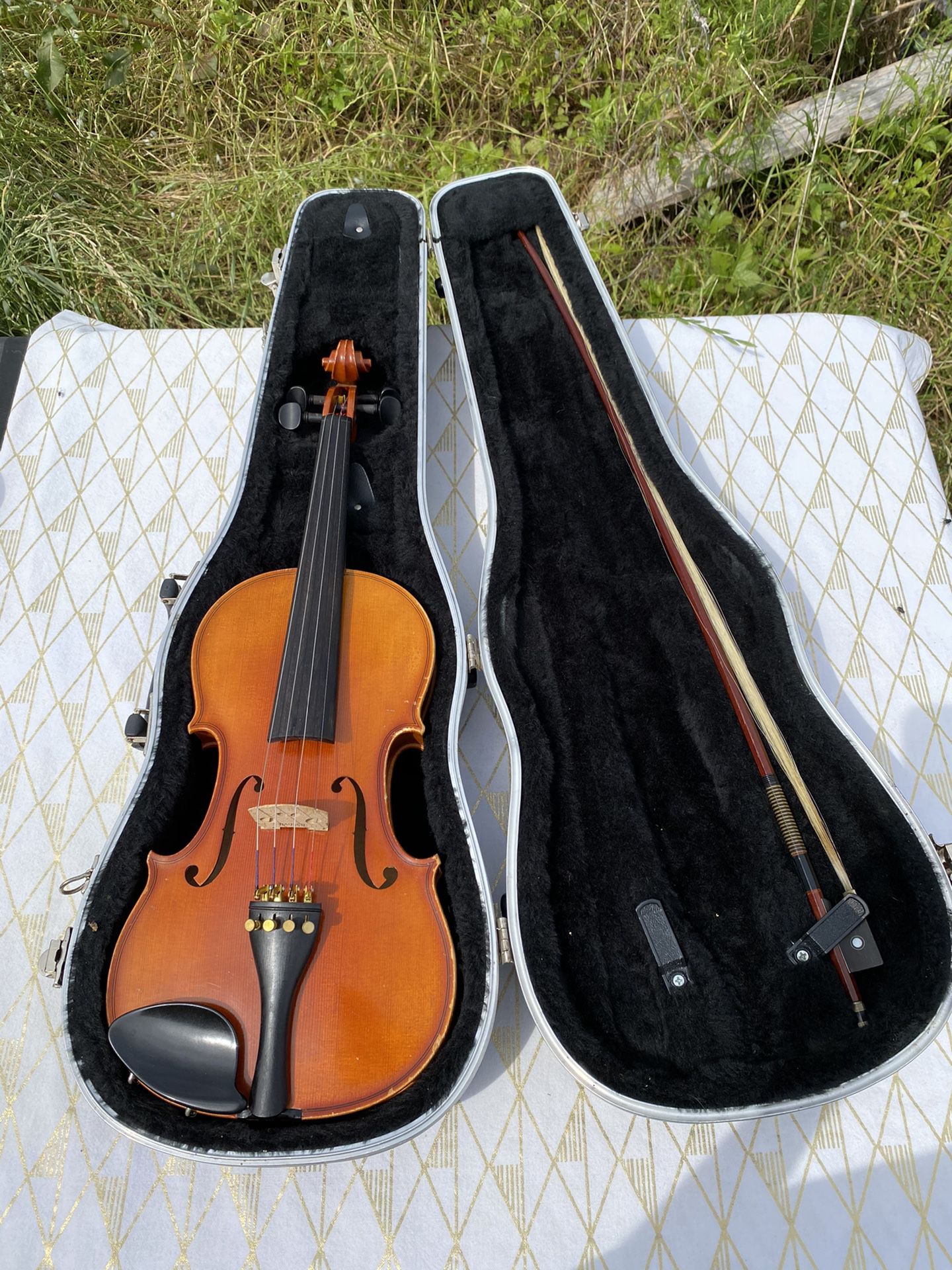 Knilling 4/4 Full Size Violin Made in Germany with Hard Case & Bow