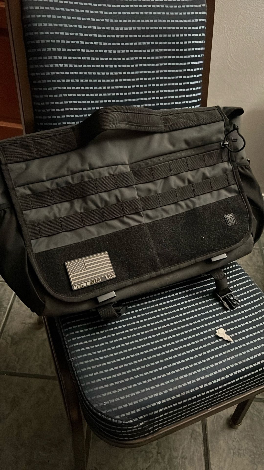 511 Tactical 18 L Messenger Bag
